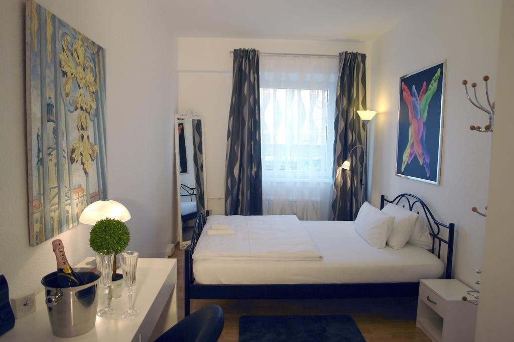 Bananas Hotel And Guesthouse Berlin 베를린 객실 사진